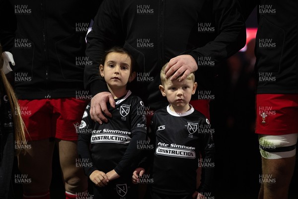 221125 - Wales v New Zealand All Blacks - Quilter Nations Series - Keiron Assiratti of Wales with his children during the anthem