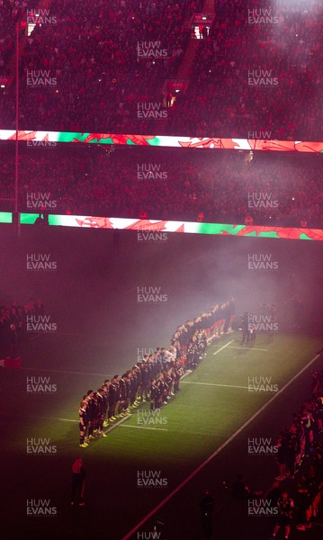 221125 - Wales v New Zealand, Quilter Nations Series - The teams line up for the anthems