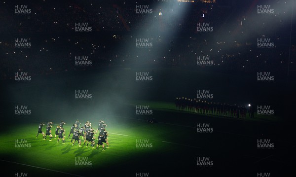221125 - Wales v New Zealand, Quilter Nations Series - The Wales team face up to the Haka