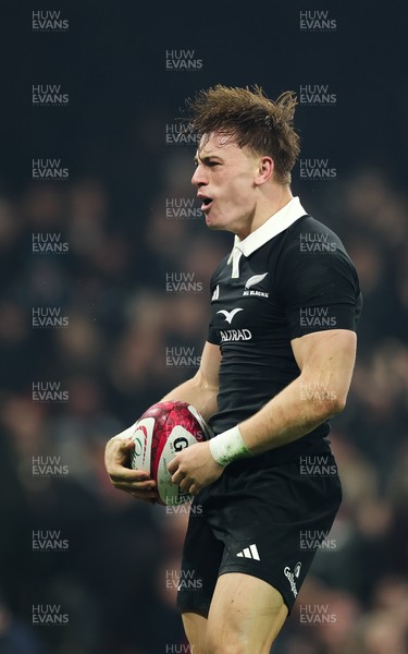 221125 - Wales v New Zealand, Quilter Nations Series - Ruben Love of New Zealand celebrates after scoring try