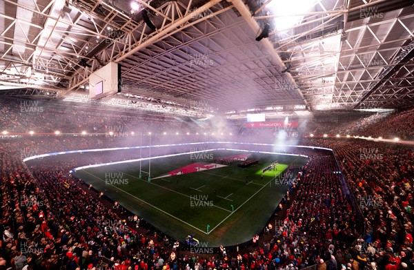 221125 - Wales v New Zealand, Quilter Nations Series - A general view of the Principality Stadium during the anthems