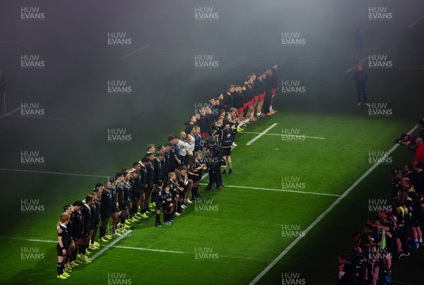 221125 - Wales v New Zealand, Quilter Nations Series - The teams line up for the anthems ahead of the match