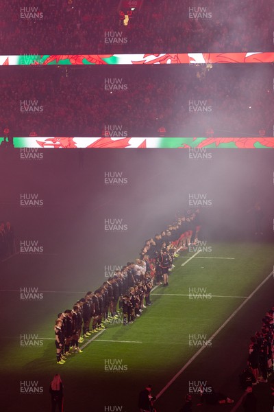 221125 - Wales v New Zealand, Quilter Nations Series - The teams line up for the anthems ahead of the match