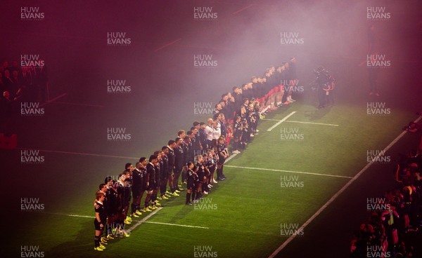 221125 - Wales v New Zealand, Quilter Nations Series - The teams line up for the anthems ahead of the match