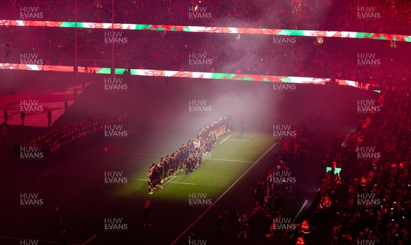221125 - Wales v New Zealand, Quilter Nations Series - The teams line up for the anthems ahead of the match