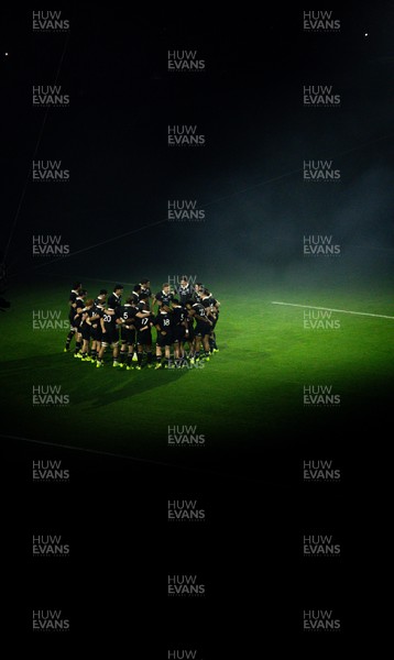 221125 - Wales v New Zealand, Quilter Nations Series - The New Zealand All Blacks perform the Haka