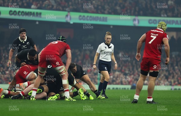 221125 - Wales v New Zealand, Quilter Nations Series - Referee Hollie Davidson during the match