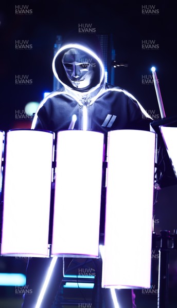 221125 - Wales v New Zealand, Quilter Nations Series -The Stickmen Project perform at half time