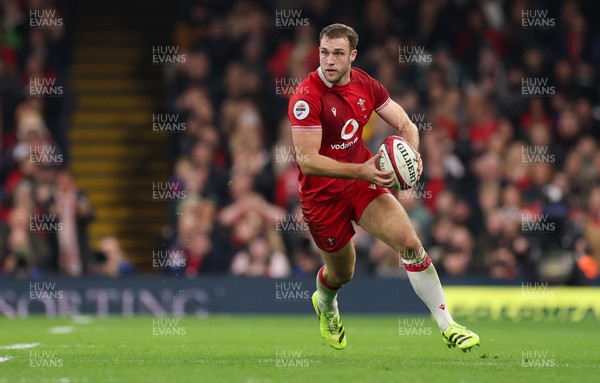 221125 - Wales v New Zealand, Quilter Nations Series - Max Llewellyn of Wales