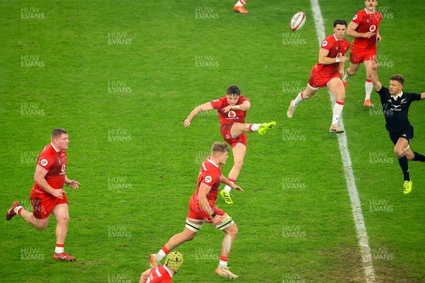 221125 - Wales v New Zealand - Quilter Nations Series - Dan Edwards of Wales