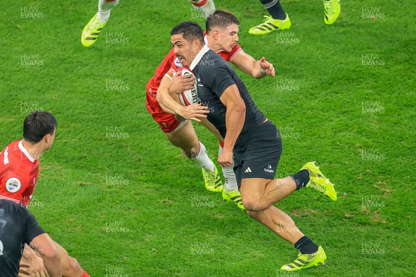 221125 - Wales v New Zealand - Quilter Nations Series - Anton Lienert-Brown of New Zealand 