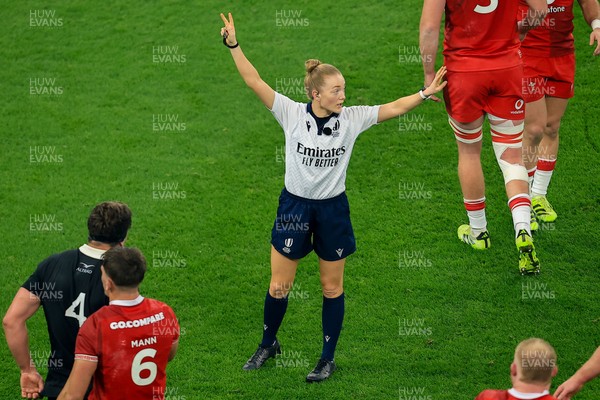 221125 - Wales v New Zealand - Quilter Nations Series - Referee Hollie Davidson