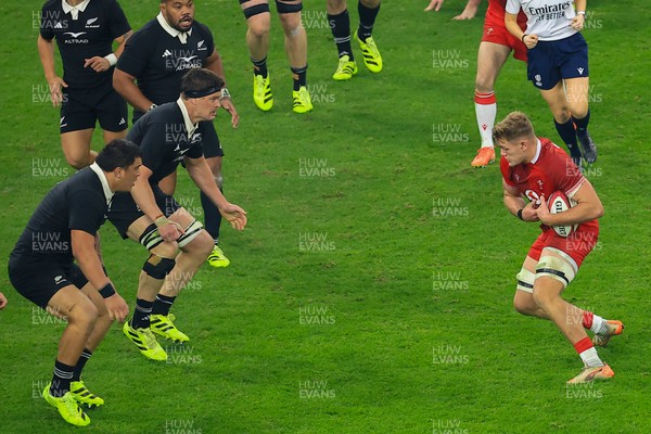 221125 - Wales v New Zealand - Quilter Nations Series - Taine Plumtree of Wales 