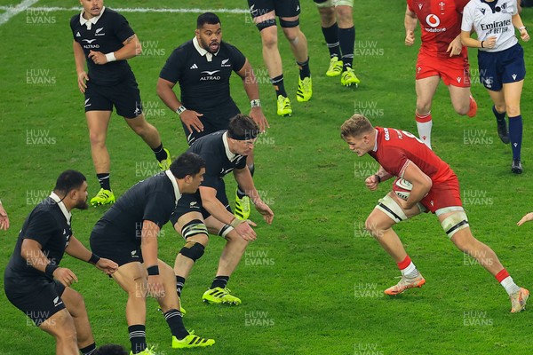 221125 - Wales v New Zealand - Quilter Nations Series - Taine Plumtree of Wales 
