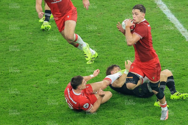 221125 - Wales v New Zealand - Quilter Nations Series - Alex Mann of Wales  