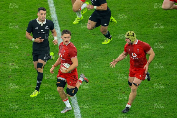 221125 - Wales v New Zealand - Quilter Nations Series - Alex Mann of Wales  