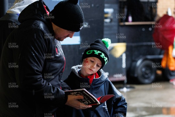 221125 - Wales v New Zealand - Quilter Nations Series - Wales fans in the Fanzone