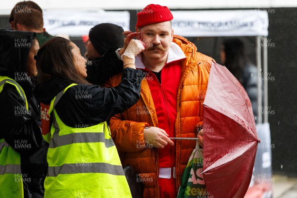 221125 - Wales v New Zealand - Quilter Nations Series - Wales fans in the Fanzone