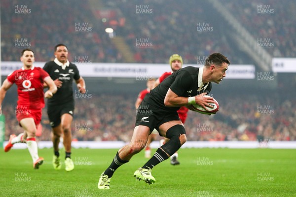 221125 - Wales v New Zealand - Quilter Nations Series - Will Jordan of New Zealand covers back in defence