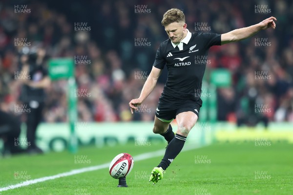 221125 - Wales v New Zealand - Quilter Nations Series - Damian McKenzie of New Zealand kicks a conversion