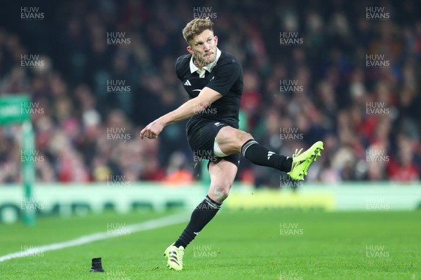 221125 - Wales v New Zealand - Quilter Nations Series - Damian McKenzie of New Zealand kicks a conversion
