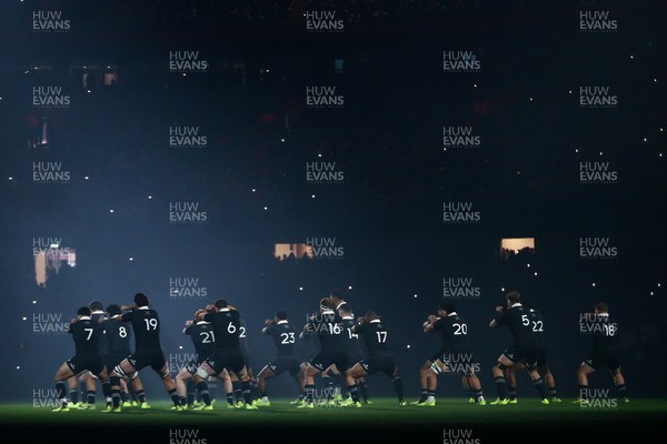 221125 - Wales v New Zealand - Quilter Nations Series - New Zealand team perform the Haka before the match