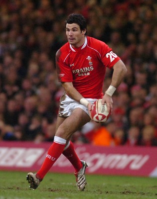 25.11.06 - Wales v New Zealand - Invesco Perpetual Series 2006 - Wales' Mike Phillips 