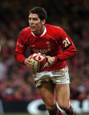 25.11.06 - Wales v New Zealand Wales' James Hook 