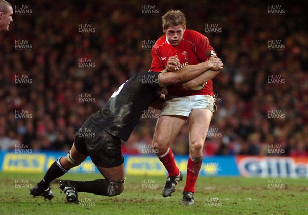25.11.06 - Wales v New Zealand - Invesco Perpetual Series 2006 - Wales' Rhys Thomas 