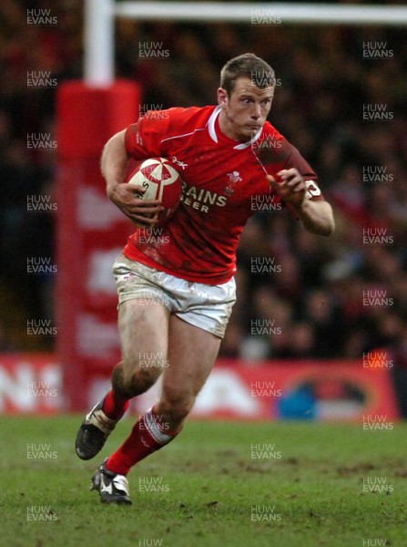 25.11.06 - Wales v New Zealand - Invesco Perpetual Series 2006 - Wales' Kevin Morgan 