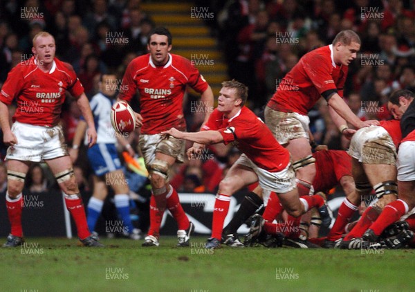25.11.06 - Wales v New Zealand Wales' Dwayne Peel 
