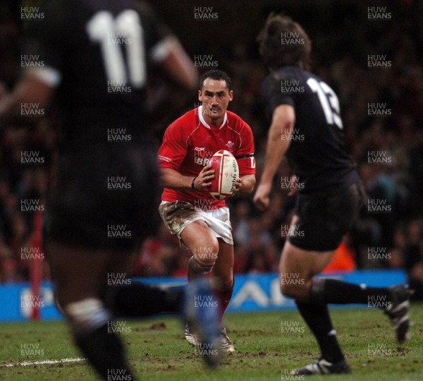 25.11.06 - Wales v New Zealand Wales' Sonny Parker 