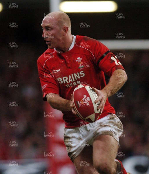 25.11.06 - Wales v New Zealand Wales' Tom Shanklin 