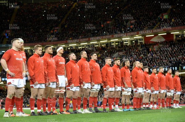 251117 - Wales v New Zealand - Under Armour Series - Wales players face the haka