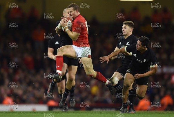 251117 - Wales v New Zealand - Under Armour Series - Hallam Amos of Wales takes high ball