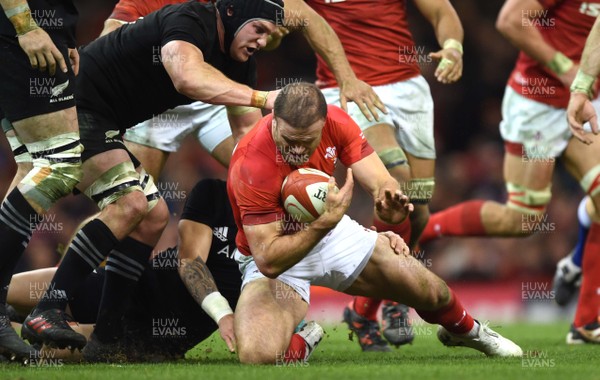 251117 - Wales v New Zealand - Under Armour Series - Jamie Roberts of Wales powers through