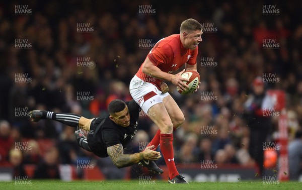 251117 - Wales v New Zealand - Under Armour Series - Rhys Priestland of Wales is tackled by Sonny Bill Williams of New Zealand