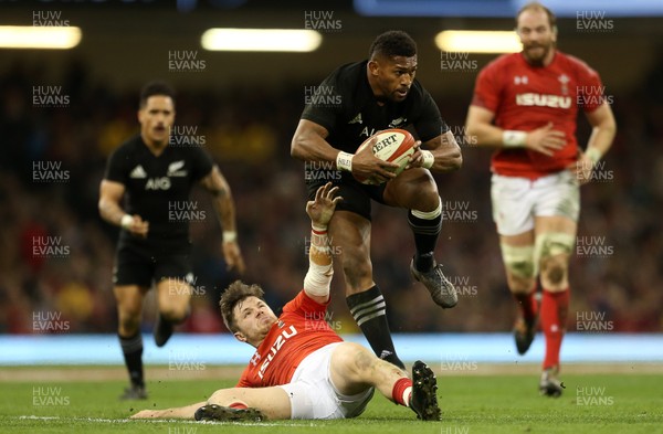 251117 - Wales v New Zealand - Under Armour Series 2017 - Waisake Naholo of New Zealand gets past Steff Evans of Wales