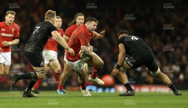 251117 - Wales v New Zealand - Under Armour Series 2017 - Rob Evans of Wales is tackled by Sam Cane and Patrick Tuipulotu of New Zealand