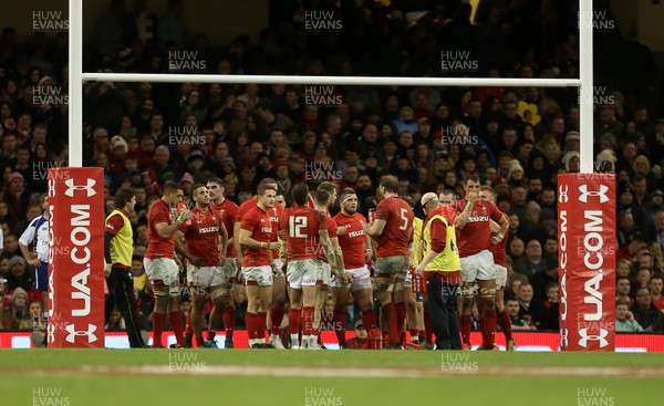 251117 - Wales v New Zealand - Under Armour Series 2017 - Dejected Wales after New Zealand score