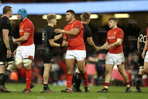 251117 - Wales v New Zealand - Under Armour Series 2017 - Leon Brown of Wales shakes hands with Damian McKenzie of New Zealand