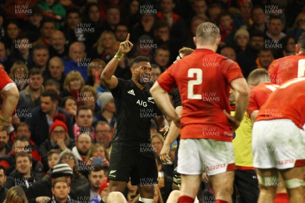251117 Wales v New Zealand - Under Armour 2017 Series -  Waisake Naholo of New Zealand celebrates his try