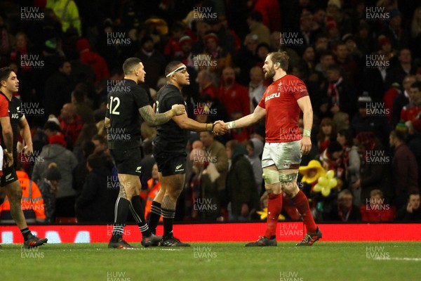 251117 Wales v New Zealand - Under Armour 2017 Series -  Players of Wales and New Zealand shake hands at the end of the game
