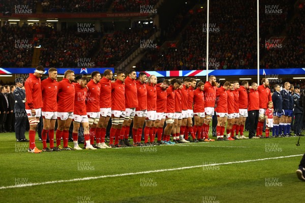 251117 Wales v New Zealand - Under Armour 2017 Series -  Players of Wales line up for the Anthem