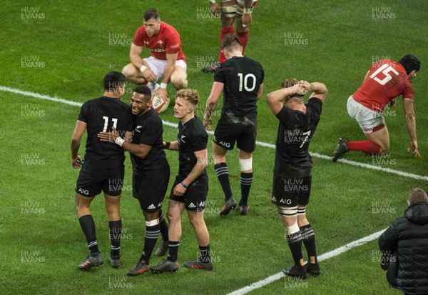111117 Wales v Zealand - Waisake Naholo of New Zealand celebrates his try 