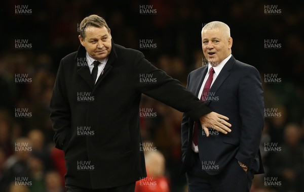 241117 - Wales v New Zealand, Under Armour 2017 Series - New Zealand head coach Steve Hensen, left, and Wales head coach Warren Gatland chat before the start of the match