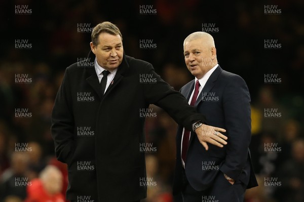 241117 - Wales v New Zealand, Under Armour 2017 Series - New Zealand head coach Steve Hensen, left, and Wales head coach Warren Gatland chat before the start of the match