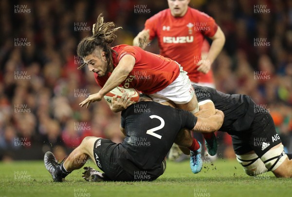 251117 - Wales v New Zealand, Under Armour 2017 Series - Josh Navidi of Wales takes on Codie Taylor of New Zealand  and Luke Whitelock of New Zealand