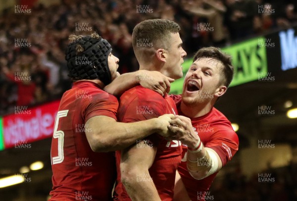 251117 - Wales v New Zealand, Under Armour 2017 Series - Scott Williams of Wales celebrates with Leigh Halfpenny of Wales and Steff Evans of Wales after scoring try