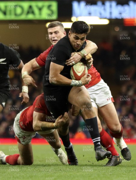 251117 - Wales v New Zealand, Under Armour 2017 Series - Rieko Ioane of New Zealand is tackled by Owen Williams of Wales  and Scott Williams of Wales